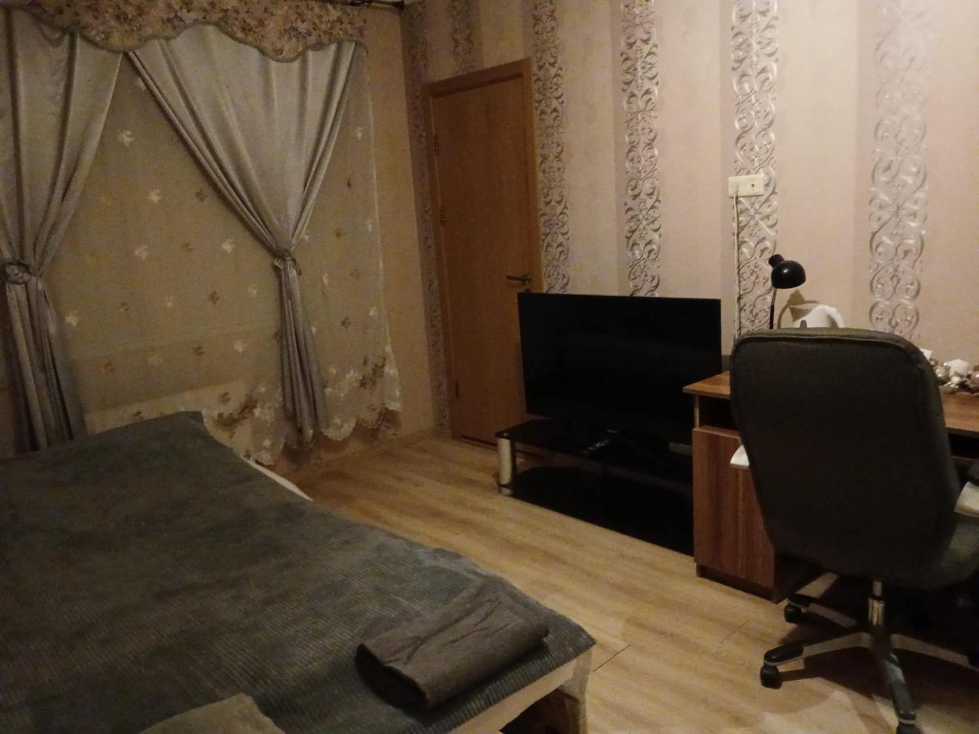 In A Private House 15 Min Away From Airport Homestay Babite